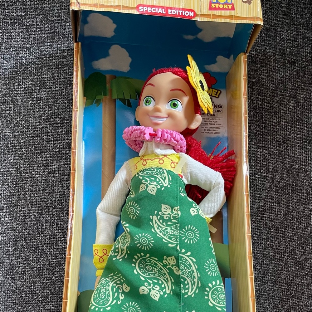 BNIB Special Edition Disney Hawaiian Vacation Talking Jessie